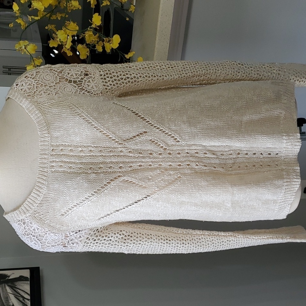Love by Design. Knit sweater. Lightweight. Cream color size XL. Open kn…